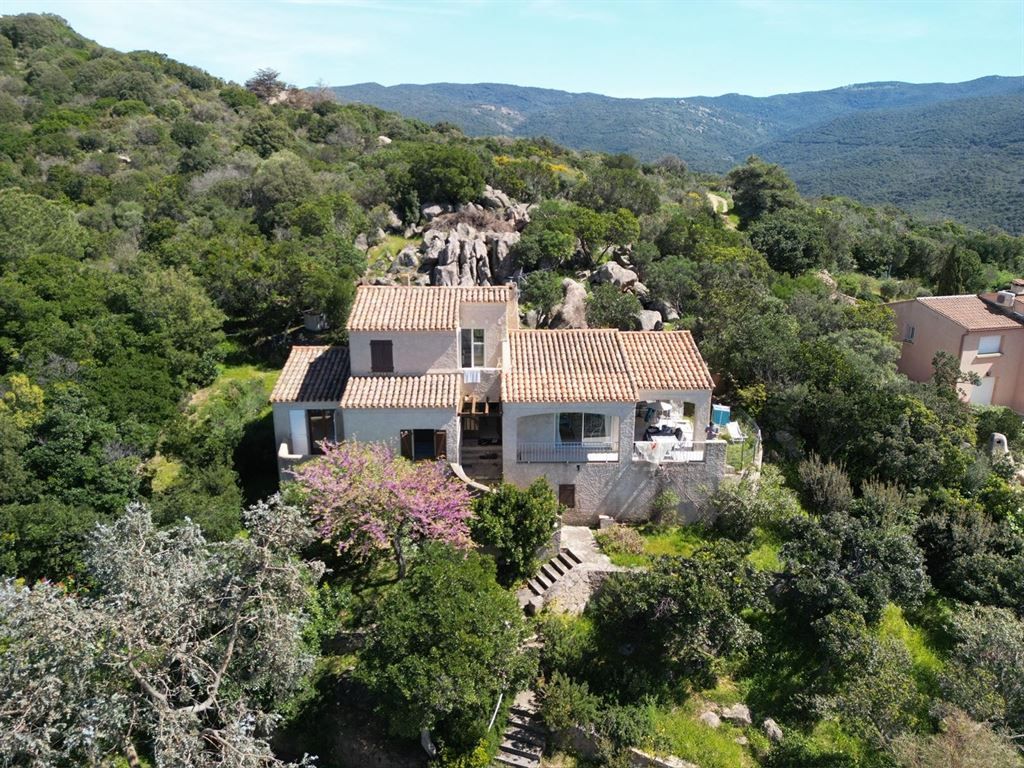 maison 4 pièces en vente sur PIETROSELLA (20166)
